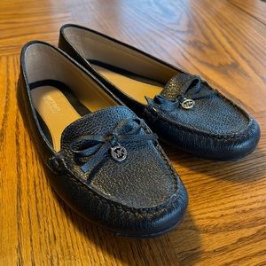 Michael Kors size 6.5 navy leather flat